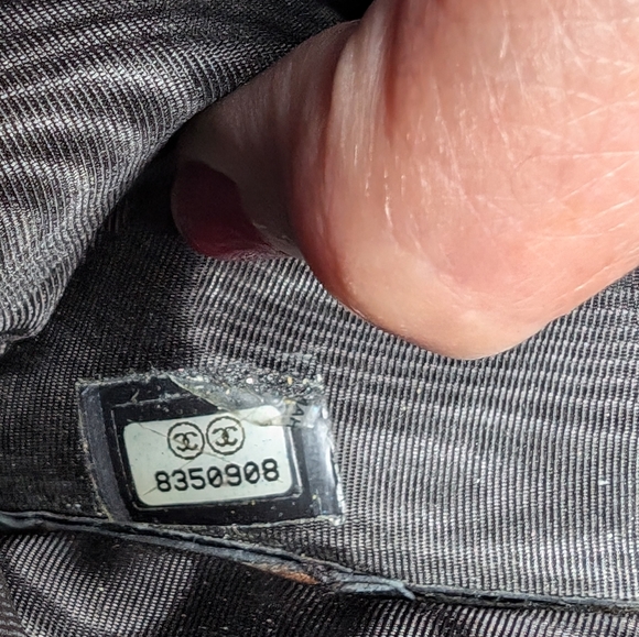 Chanel Caviar Kisslock Wallet. - Picture 6 of 16